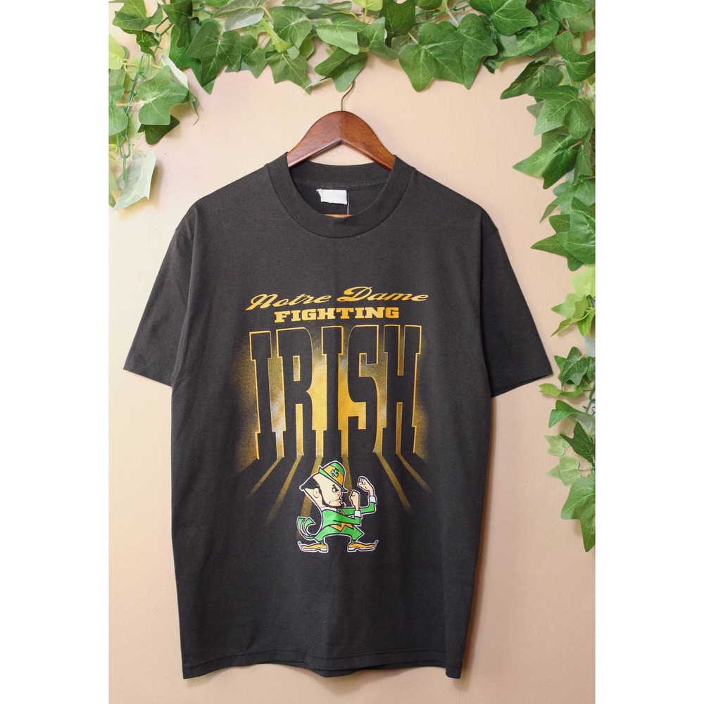 VINTAGE NOTRE DAME COLLEGE FIGHTING IRISH LARGE TSHIRT